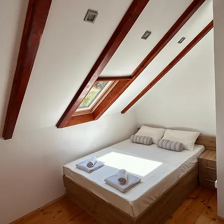 Villa Jaram Jarmenovci