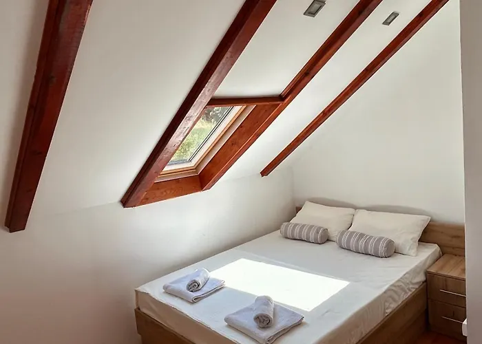 Villa Jaram Jarmenovci